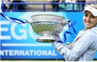 Elena Vesnina wins Aegon International women's title
